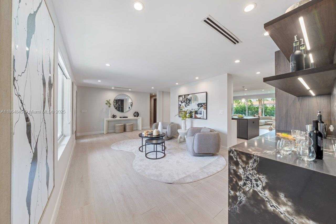Small Image of 11675 NORTH EAST 20TH DR, North Miami Number 12