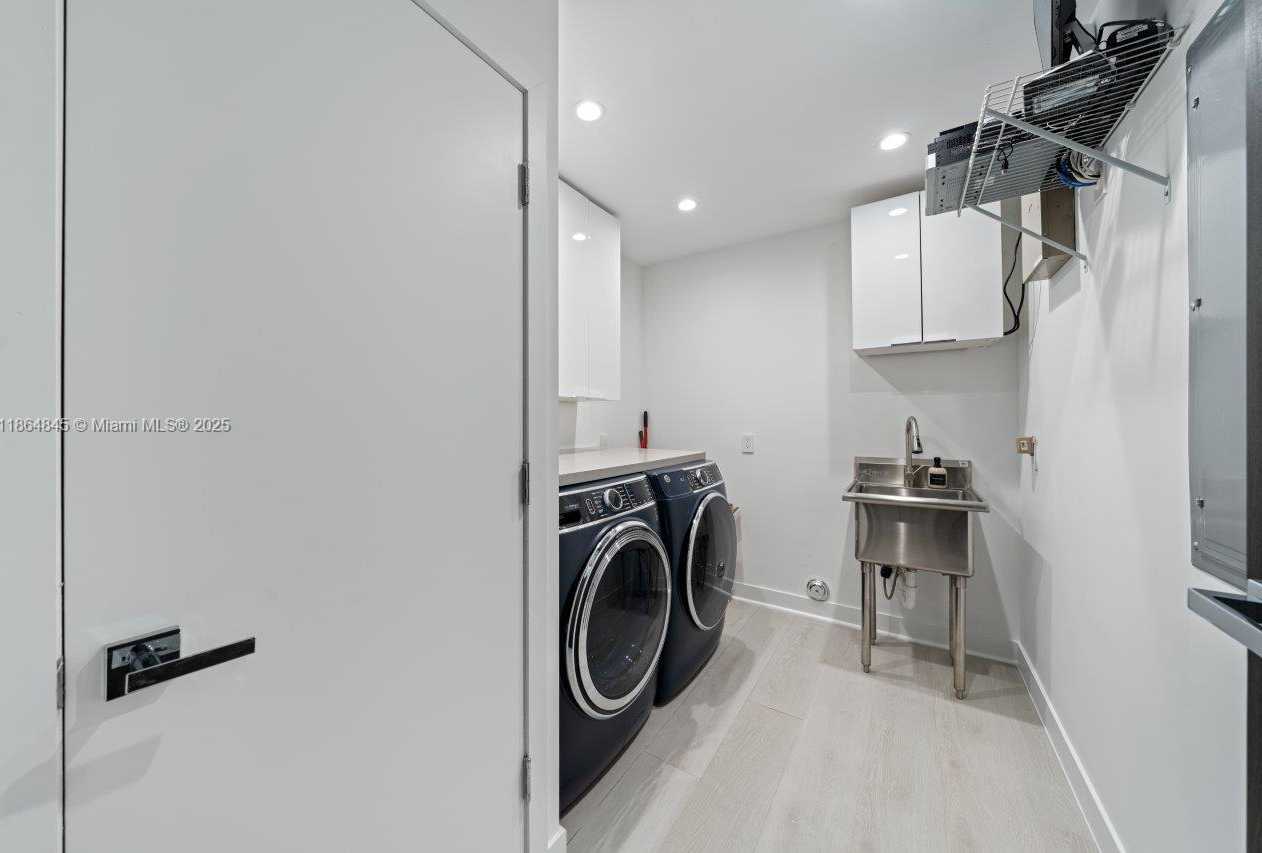 Small Image of 11675 NORTH EAST 20TH DR, North Miami Number 25