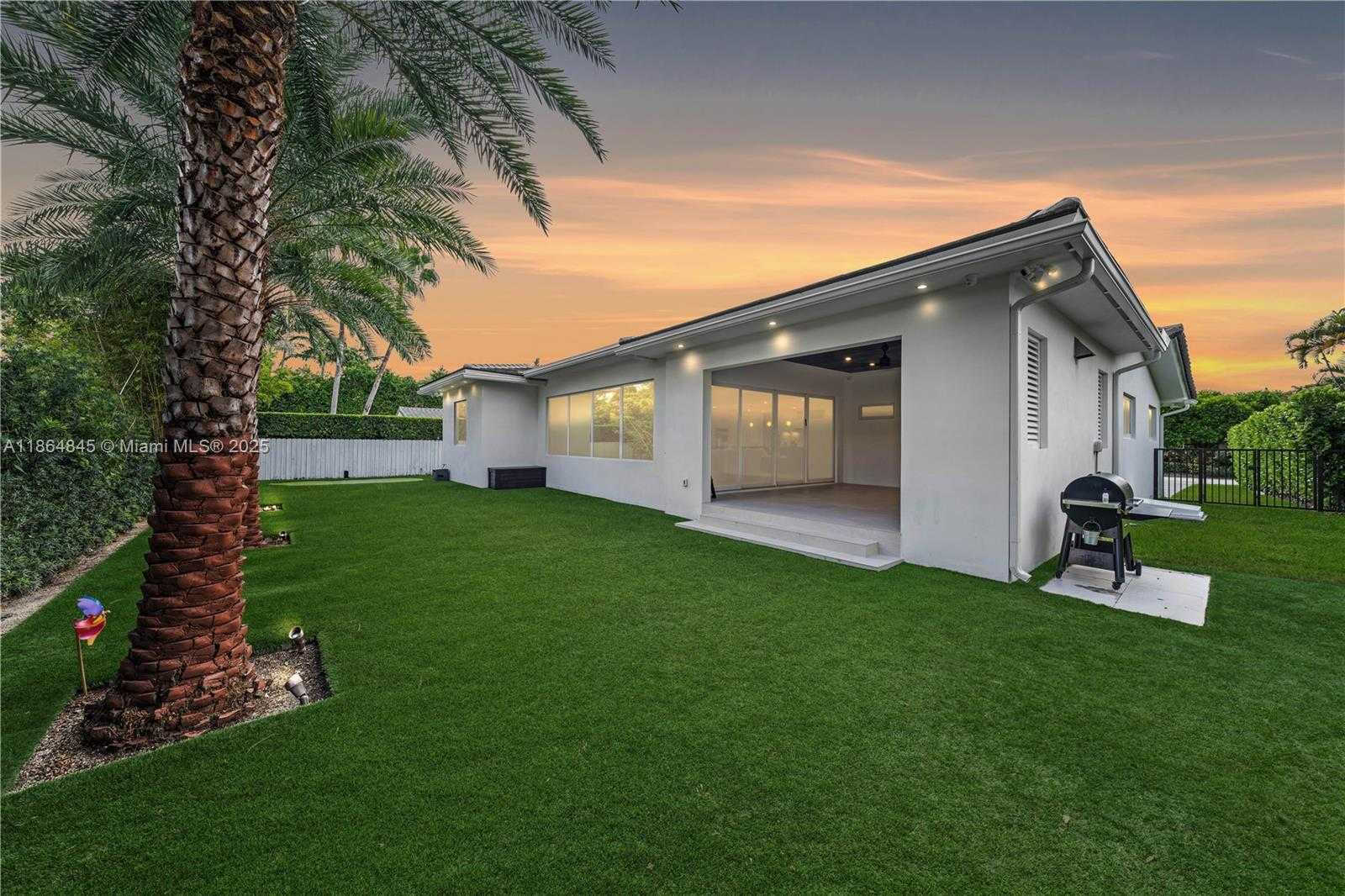 Small Image of 11675 NORTH EAST 20TH DR, North Miami Number 29