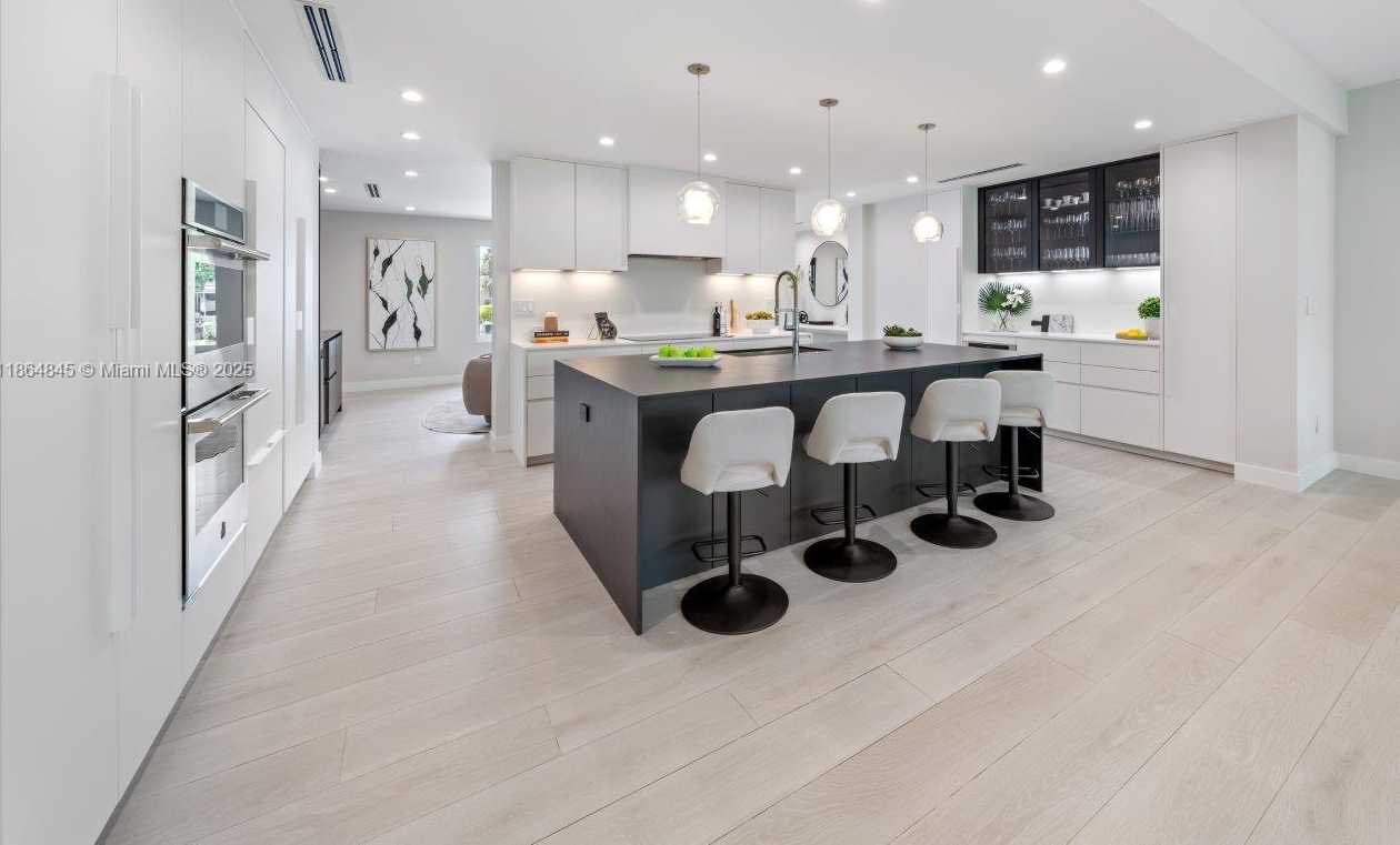 Small Image of 11675 NORTH EAST 20TH DR, North Miami Number 6