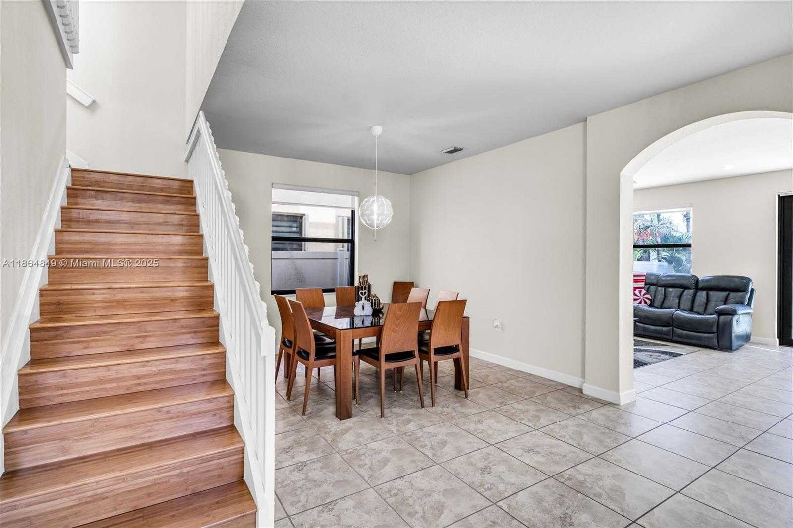 Small Image of 8894 WEST 34TH AVE, Hialeah Number 11