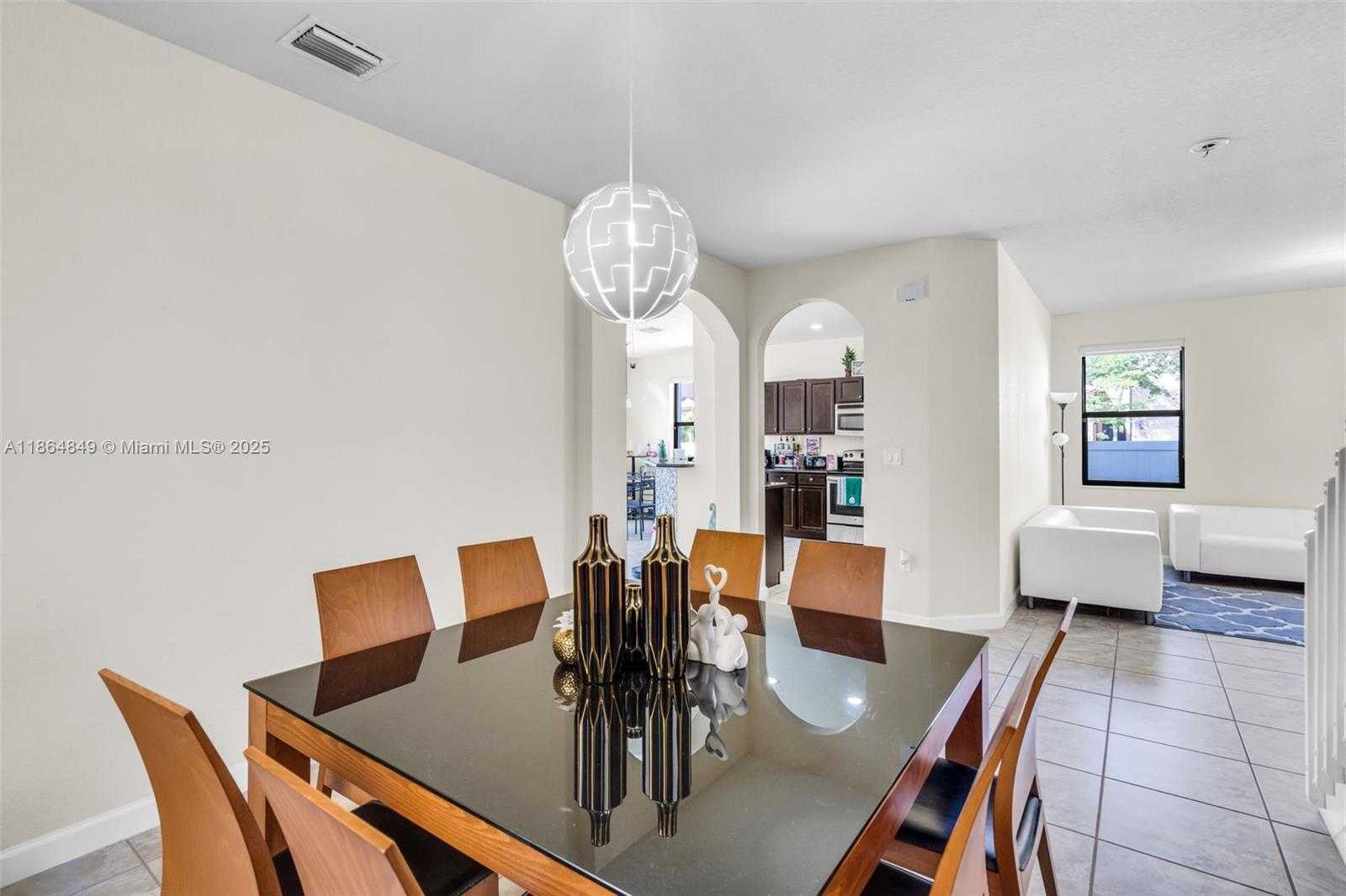 Small Image of 8894 WEST 34TH AVE, Hialeah Number 13