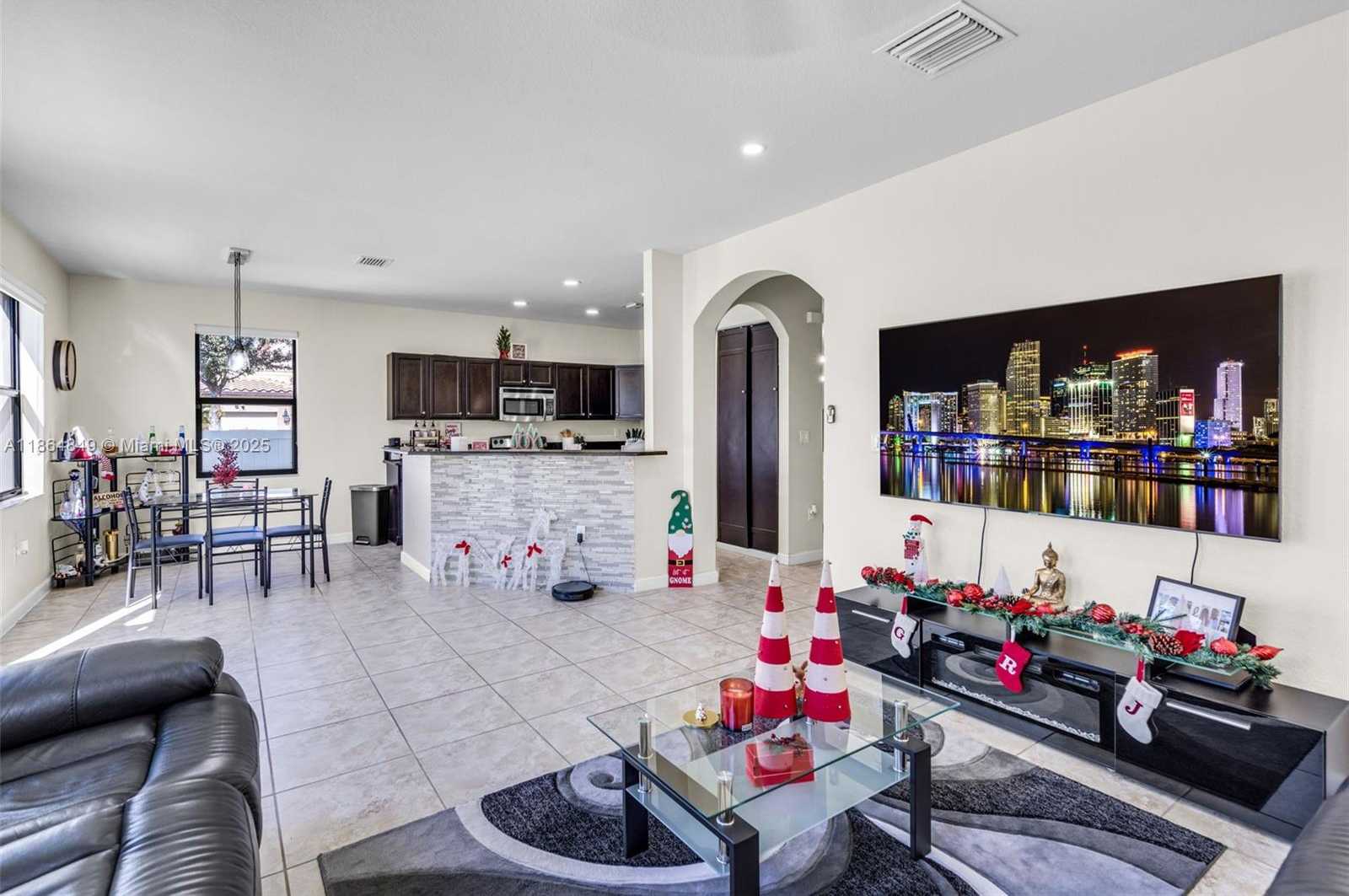 Small Image of 8894 WEST 34TH AVE, Hialeah Number 15