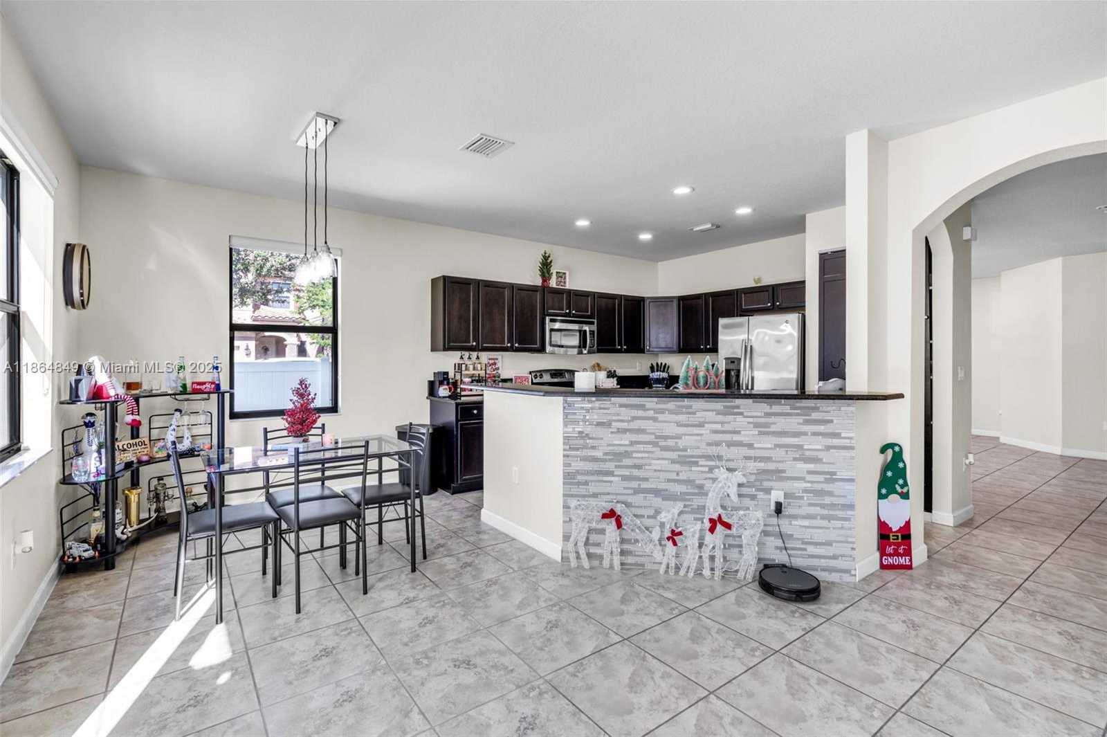 Small Image of 8894 WEST 34TH AVE, Hialeah Number 16