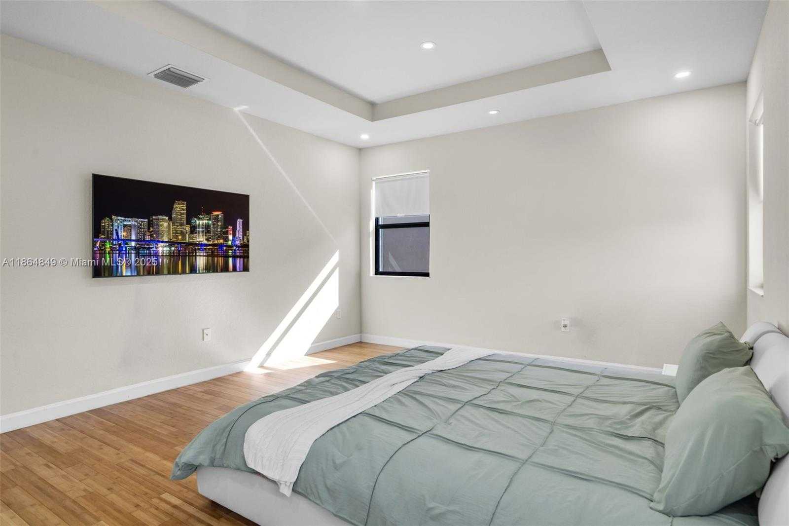 Small Image of 8894 WEST 34TH AVE, Hialeah Number 24