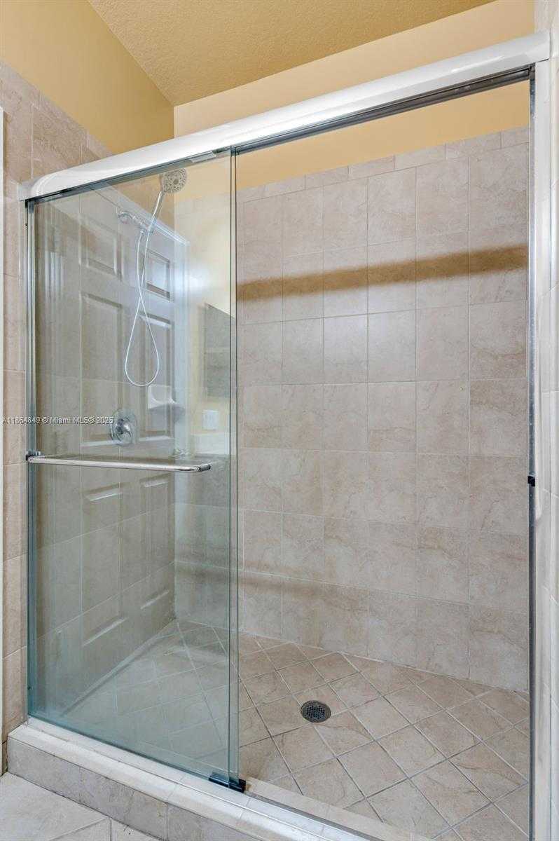 Small Image of 8894 WEST 34TH AVE, Hialeah Number 37