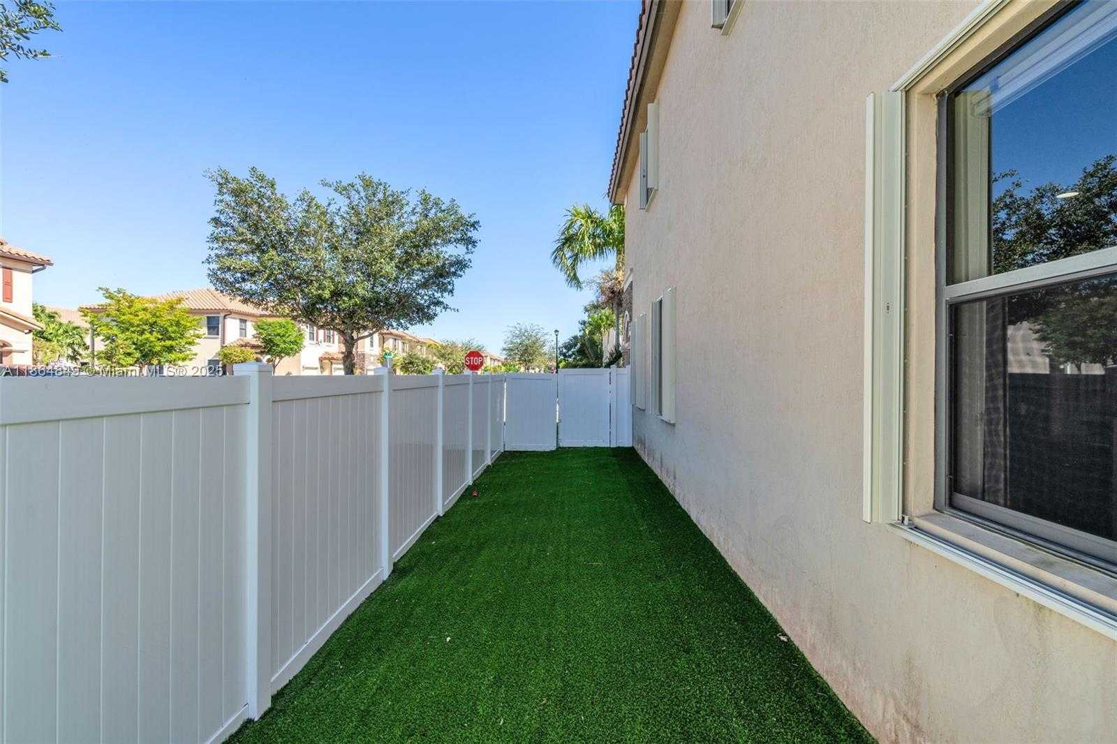 Small Image of 8894 WEST 34TH AVE, Hialeah Number 40