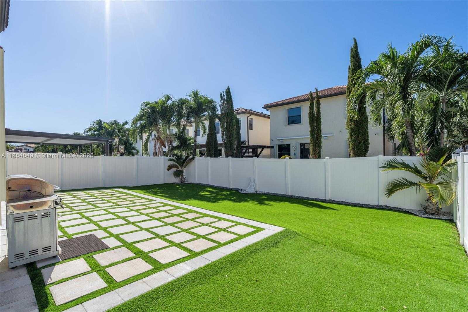 Small Image of 8894 WEST 34TH AVE, Hialeah Number 41