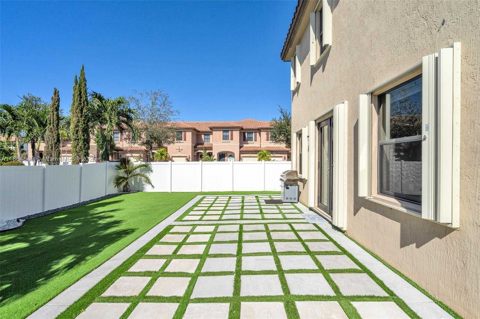 Small Image of 8894 WEST 34TH AVE, Hialeah Number 43