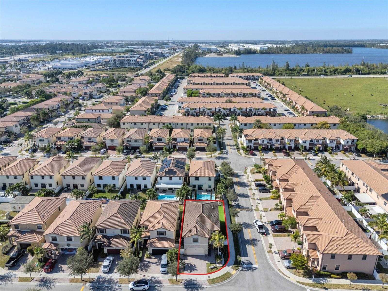 Small Image of 8894 WEST 34TH AVE, Hialeah Number 46