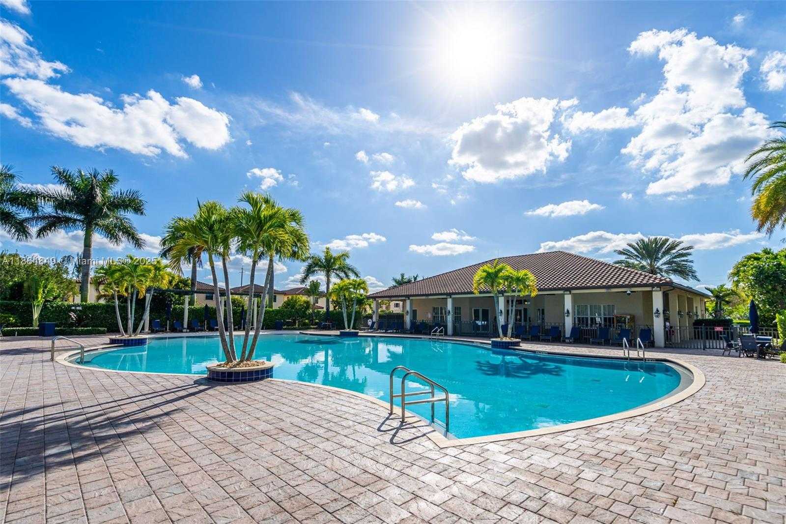 Small Image of 8894 WEST 34TH AVE, Hialeah Number 57