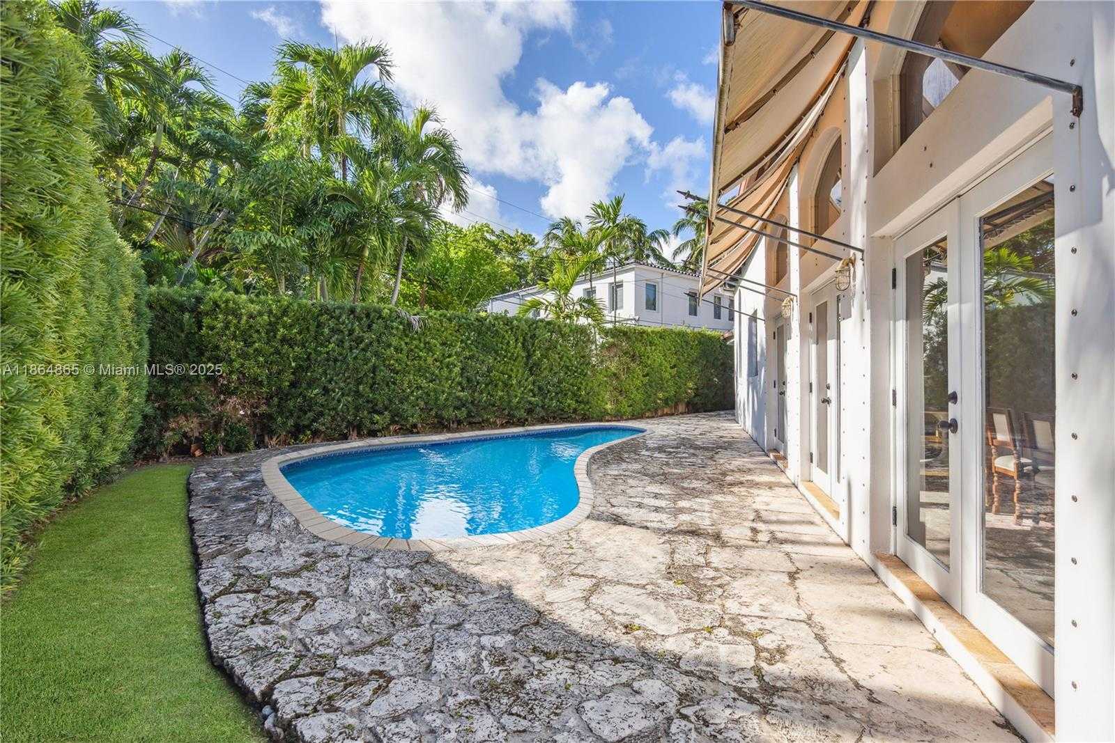 Small Image of 6350 PINETREE DR, Miami Beach Number 22
