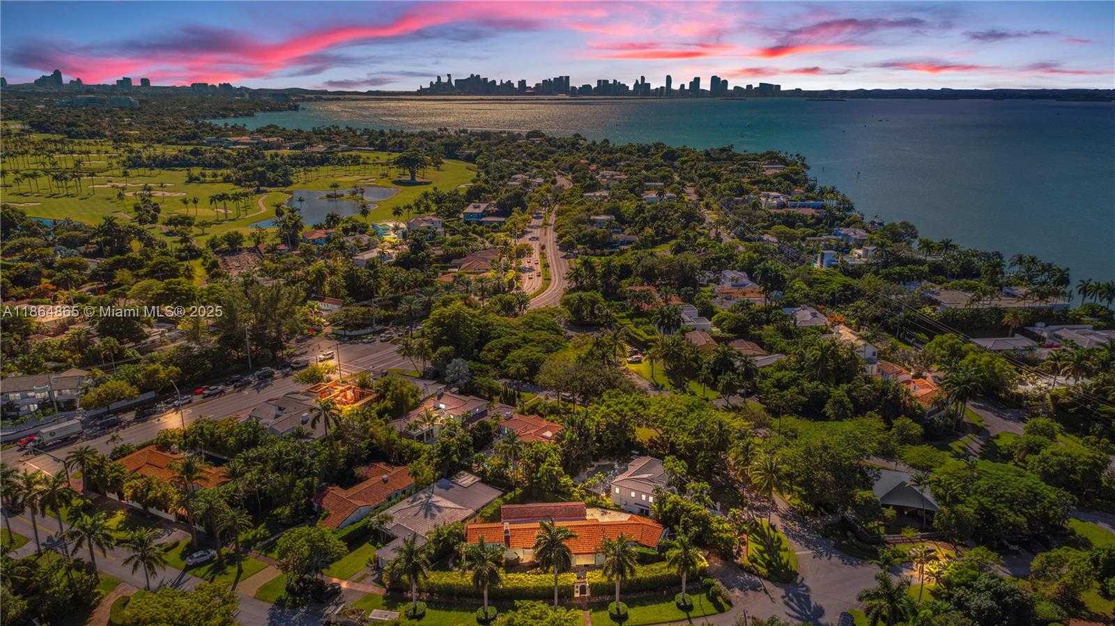 Small Image of 6350 PINETREE DR, Miami Beach Number 3