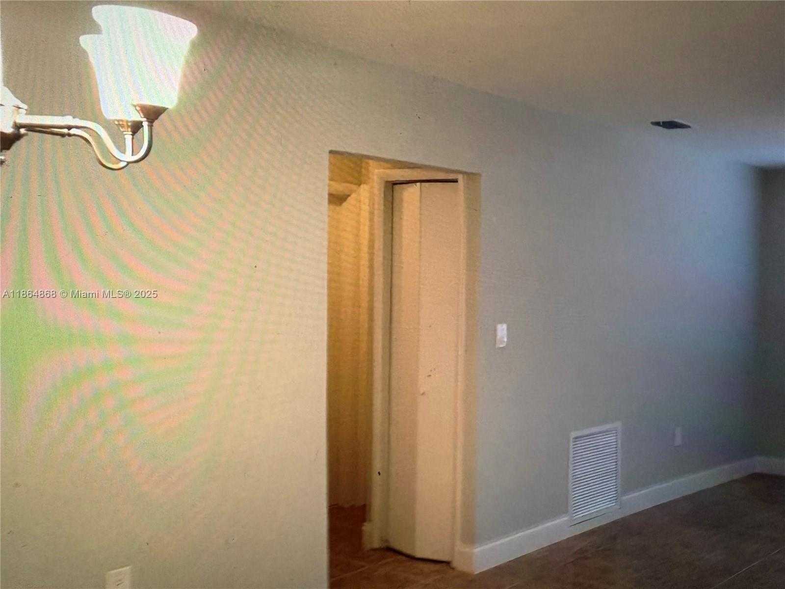 Small Image of 121 NORTH WEST 188TH ST, Miami Gardens Number 4