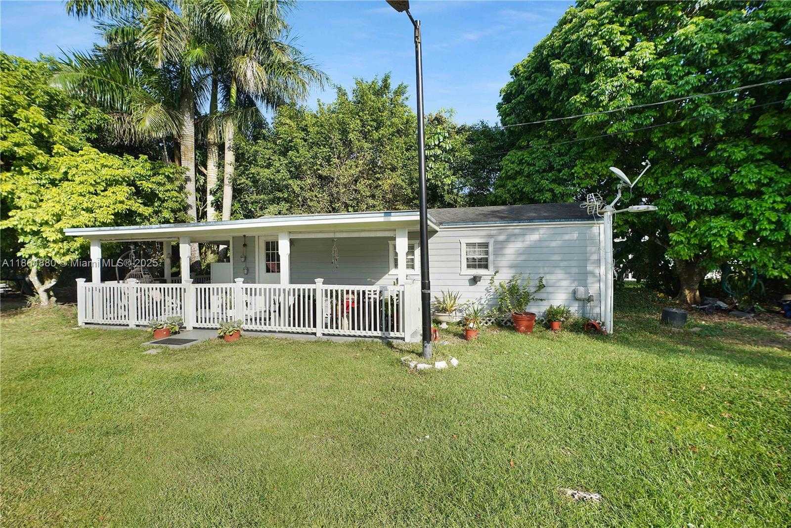 Small Image of 16625 SOUTH WEST 236TH ST, Homestead Number 11