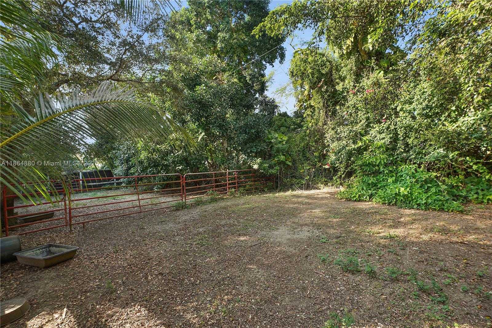 Small Image of 16625 SOUTH WEST 236TH ST, Homestead Number 36