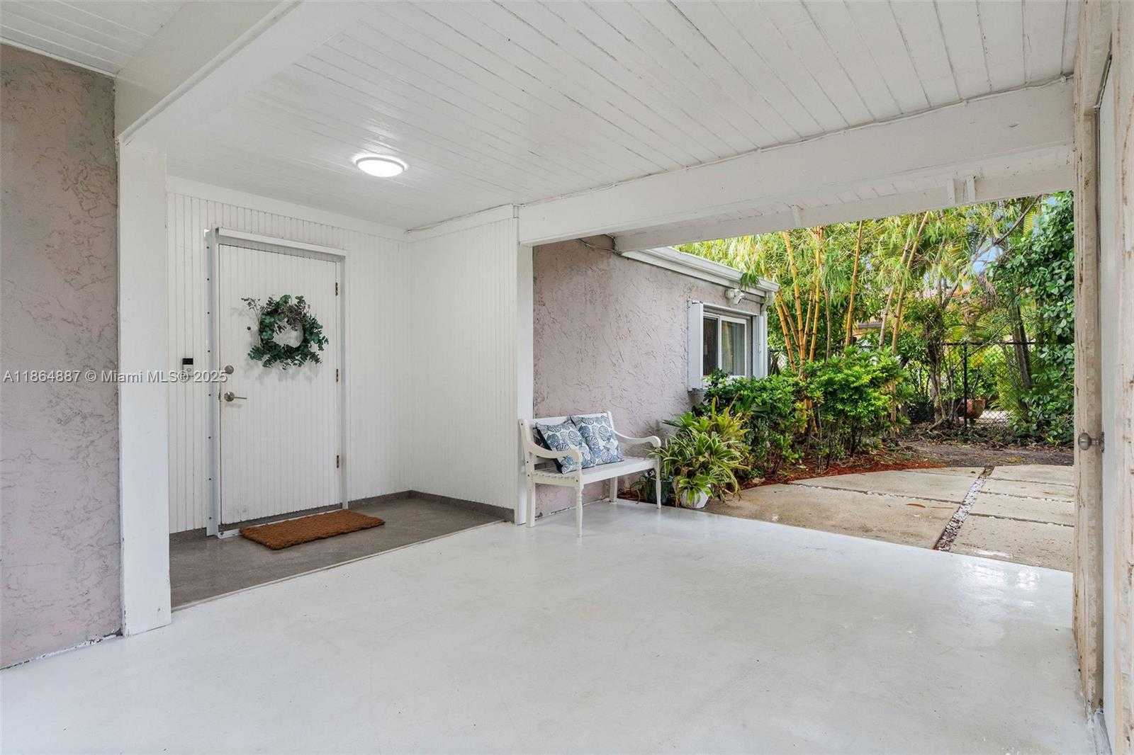 Small Image of 6202 SOUTH WEST 65TH AVE, South Miami Number 2