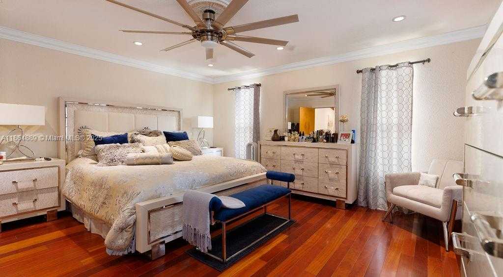 Small Image of 5875 WEST 3RD LN, Hialeah Number 22
