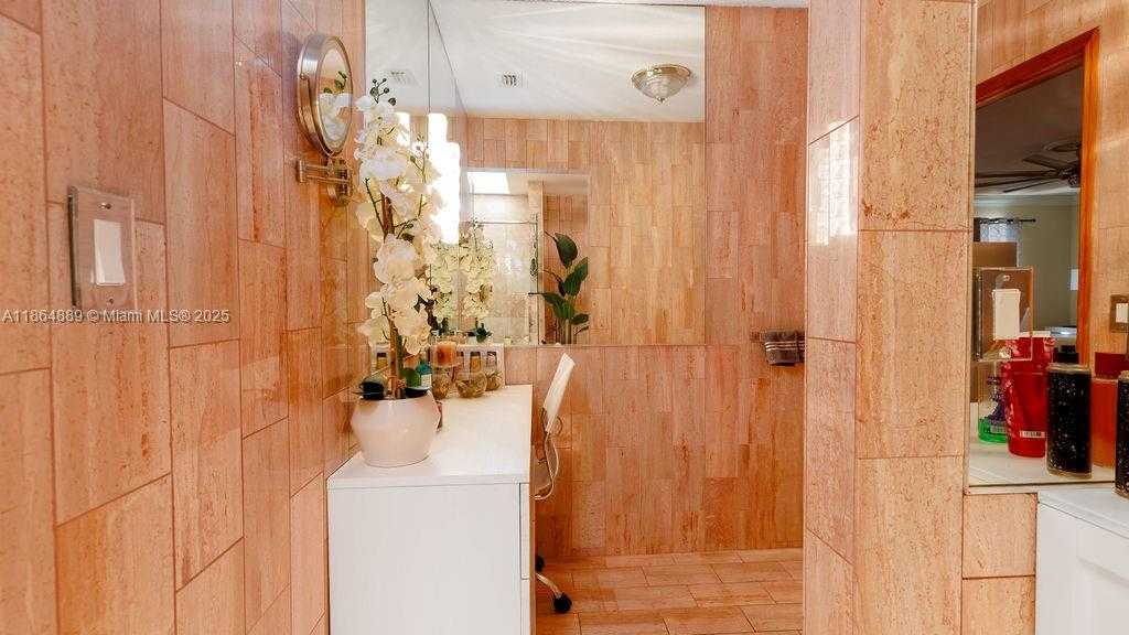Small Image of 5875 WEST 3RD LN, Hialeah Number 24