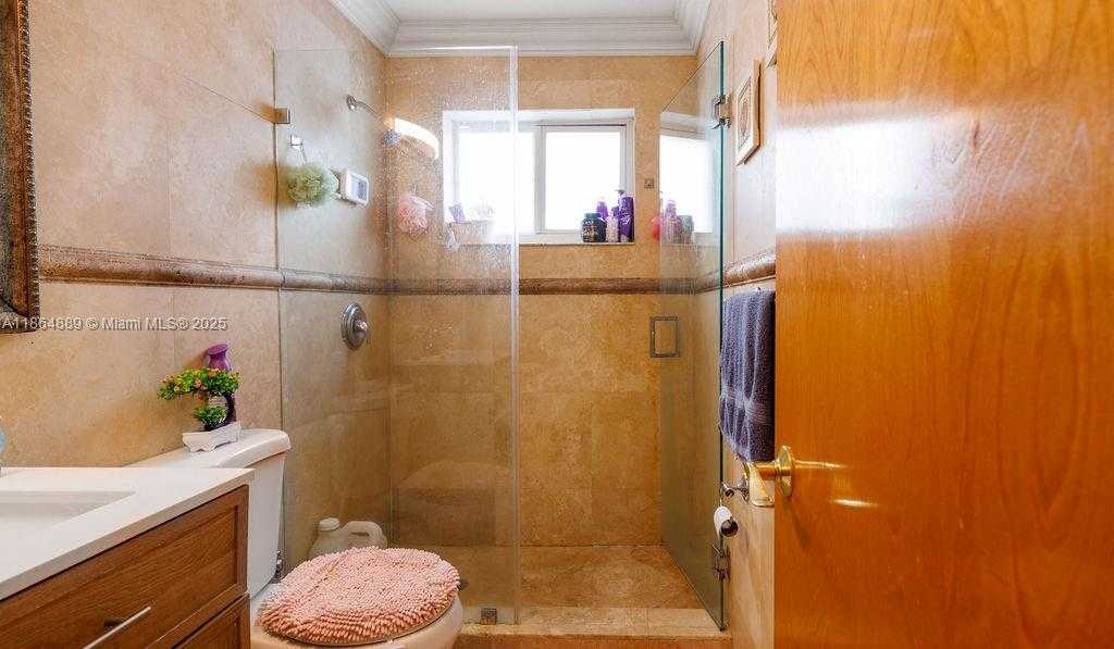 Small Image of 5875 WEST 3RD LN, Hialeah Number 29