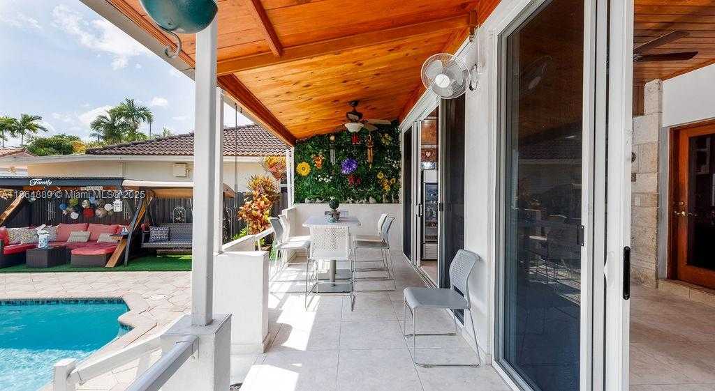 Small Image of 5875 WEST 3RD LN, Hialeah Number 36