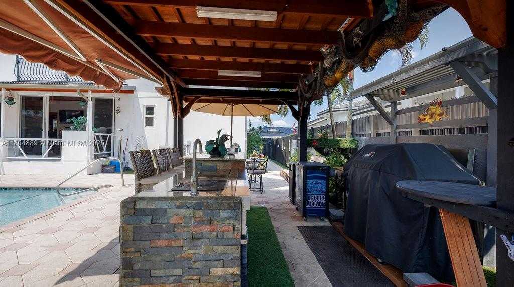 Small Image of 5875 WEST 3RD LN, Hialeah Number 39