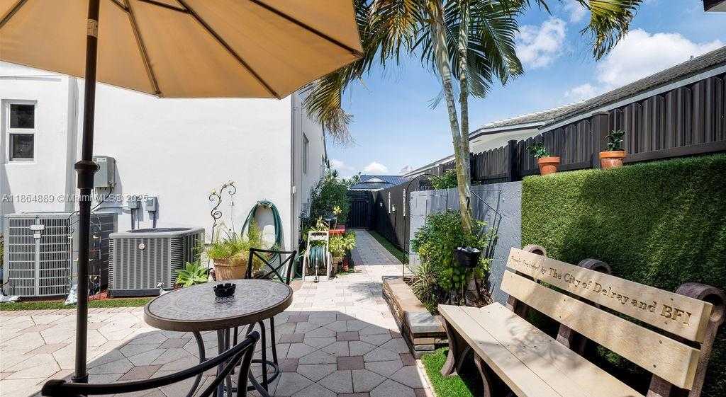 Small Image of 5875 WEST 3RD LN, Hialeah Number 41
