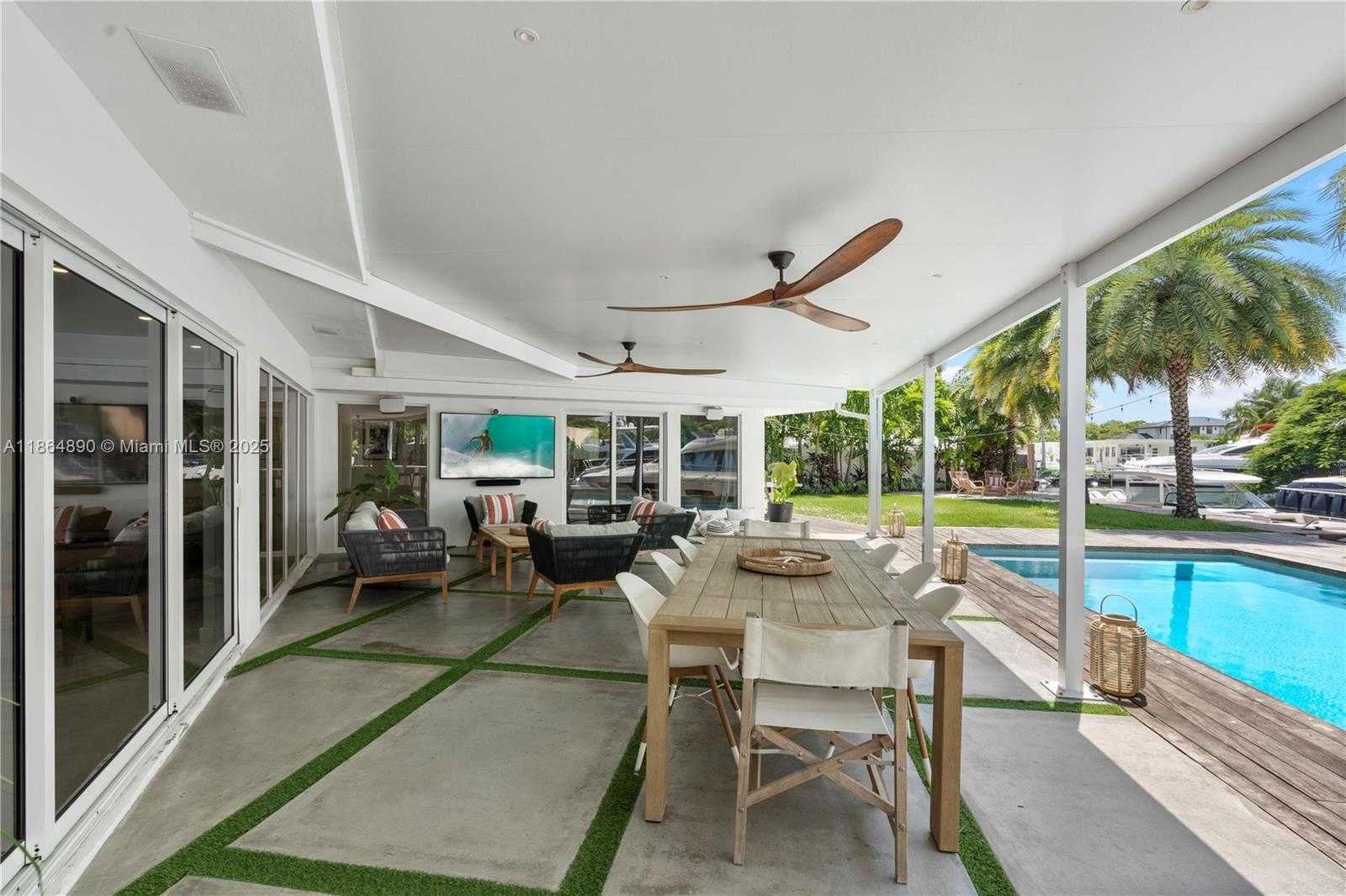 Small Image of 12910 AURALIA RD, North Miami Number 14