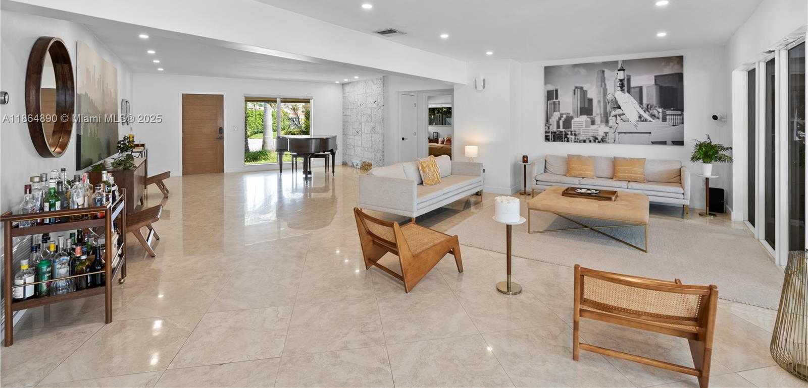 Small Image of 12910 AURALIA RD, North Miami Number 18