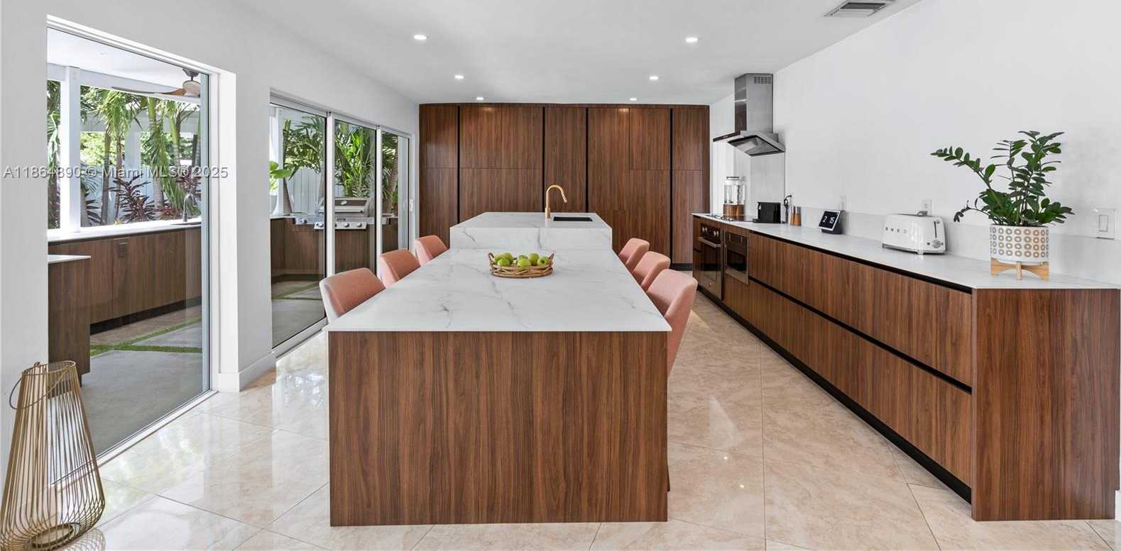 Small Image of 12910 AURALIA RD, North Miami Number 21