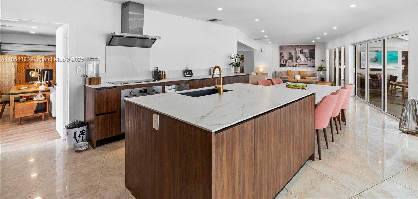 Small Image of 12910 AURALIA RD, North Miami Number 24
