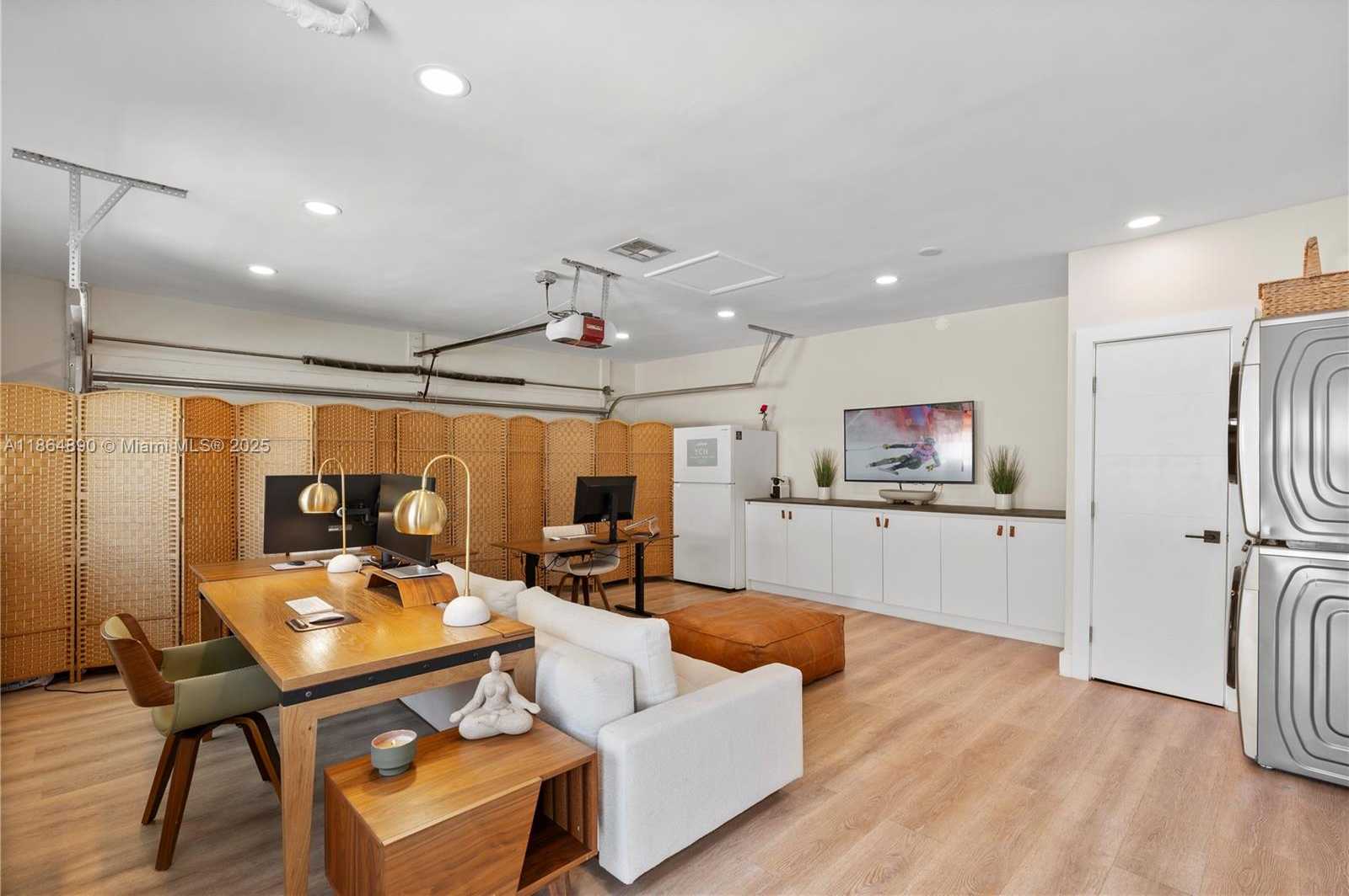 Small Image of 12910 AURALIA RD, North Miami Number 25