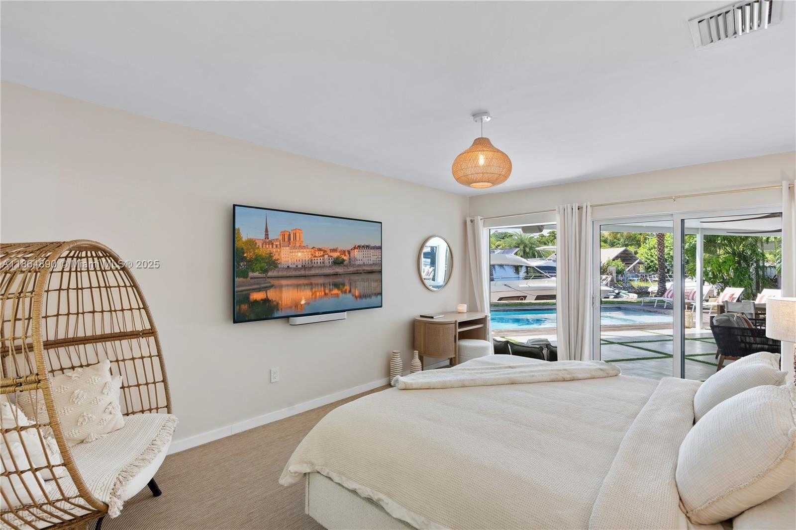 Small Image of 12910 AURALIA RD, North Miami Number 29