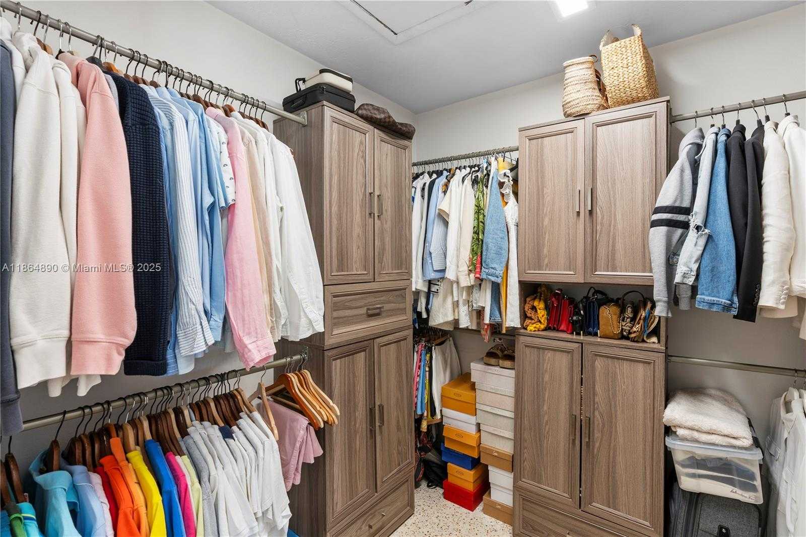 Small Image of 12910 AURALIA RD, North Miami Number 30