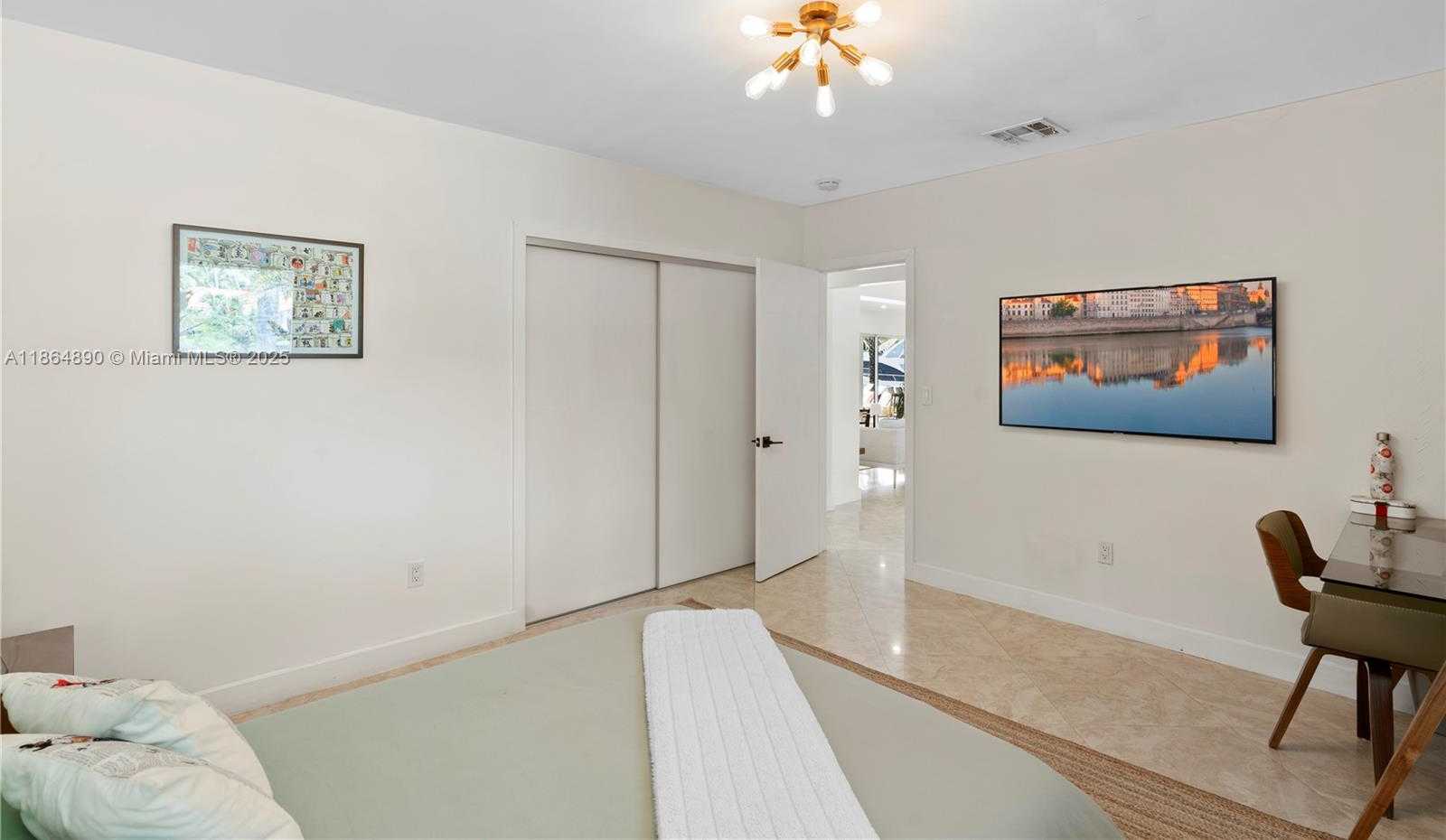 Small Image of 12910 AURALIA RD, North Miami Number 33