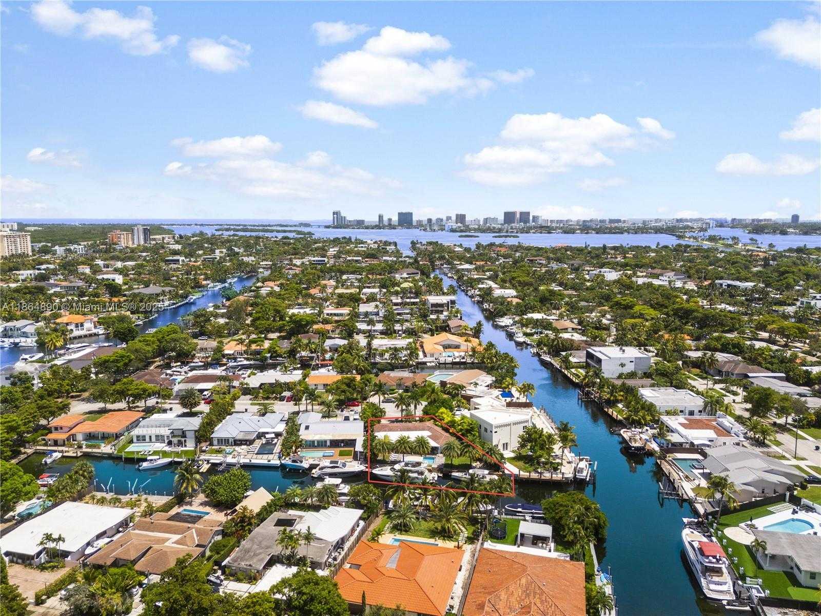 Small Image of 12910 AURALIA RD, North Miami Number 4