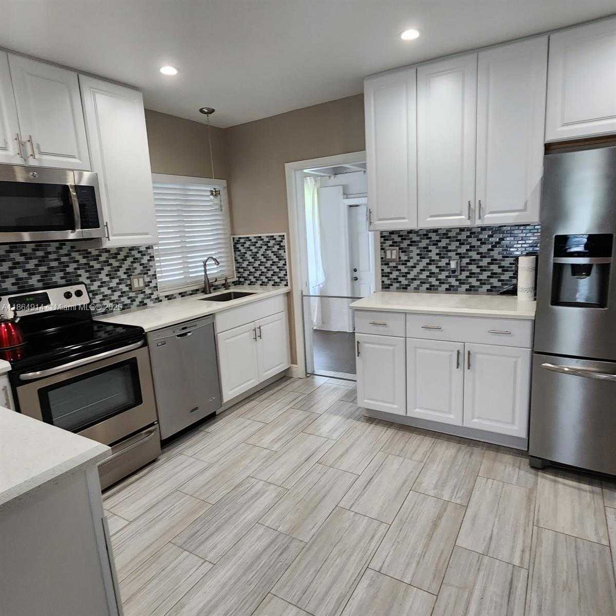 Small Image of 1120 NORTH EAST 134TH ST, North Miami Number 11
