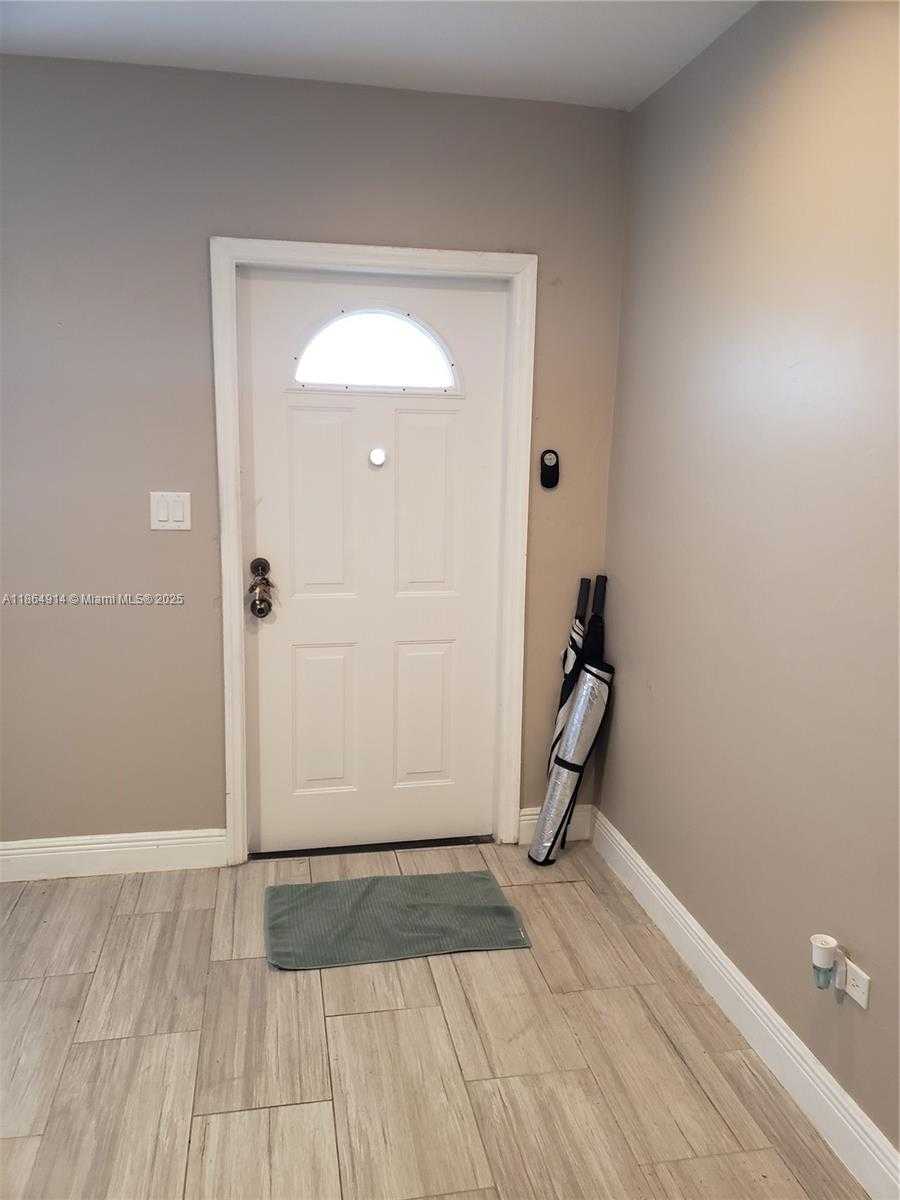 Small Image of 1120 NORTH EAST 134TH ST, North Miami Number 9