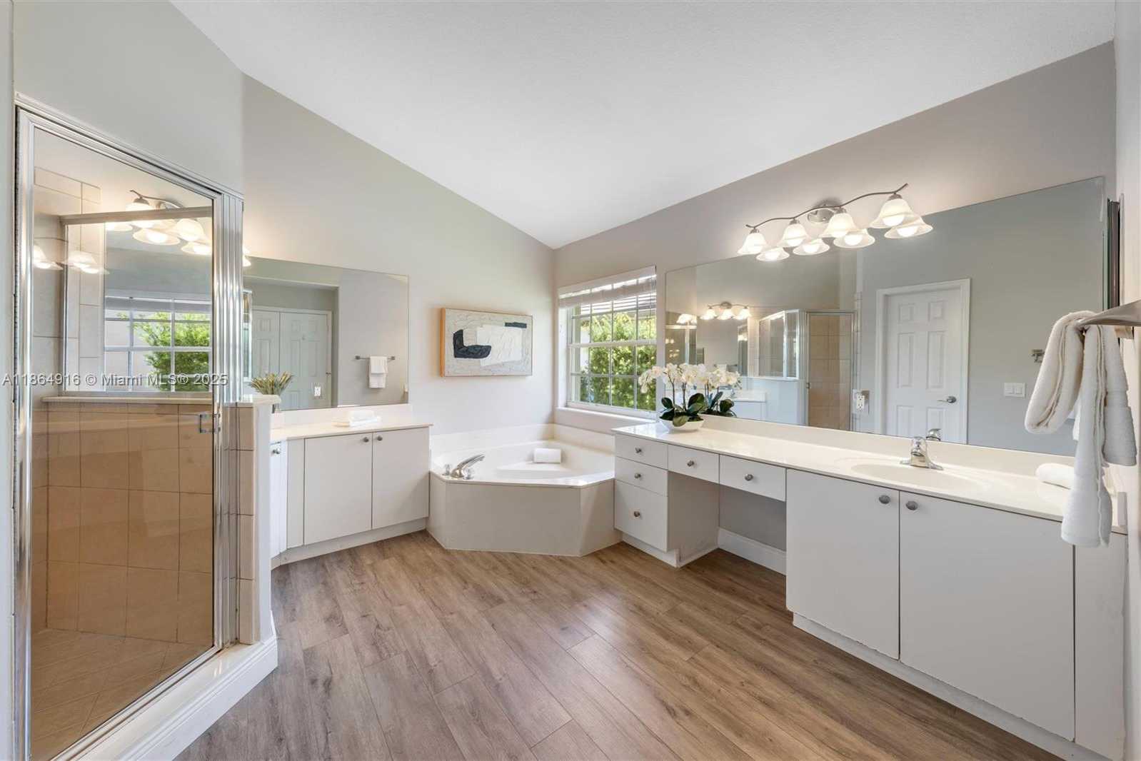 Small Image of 2587 JARDIN CT, Weston Number 15