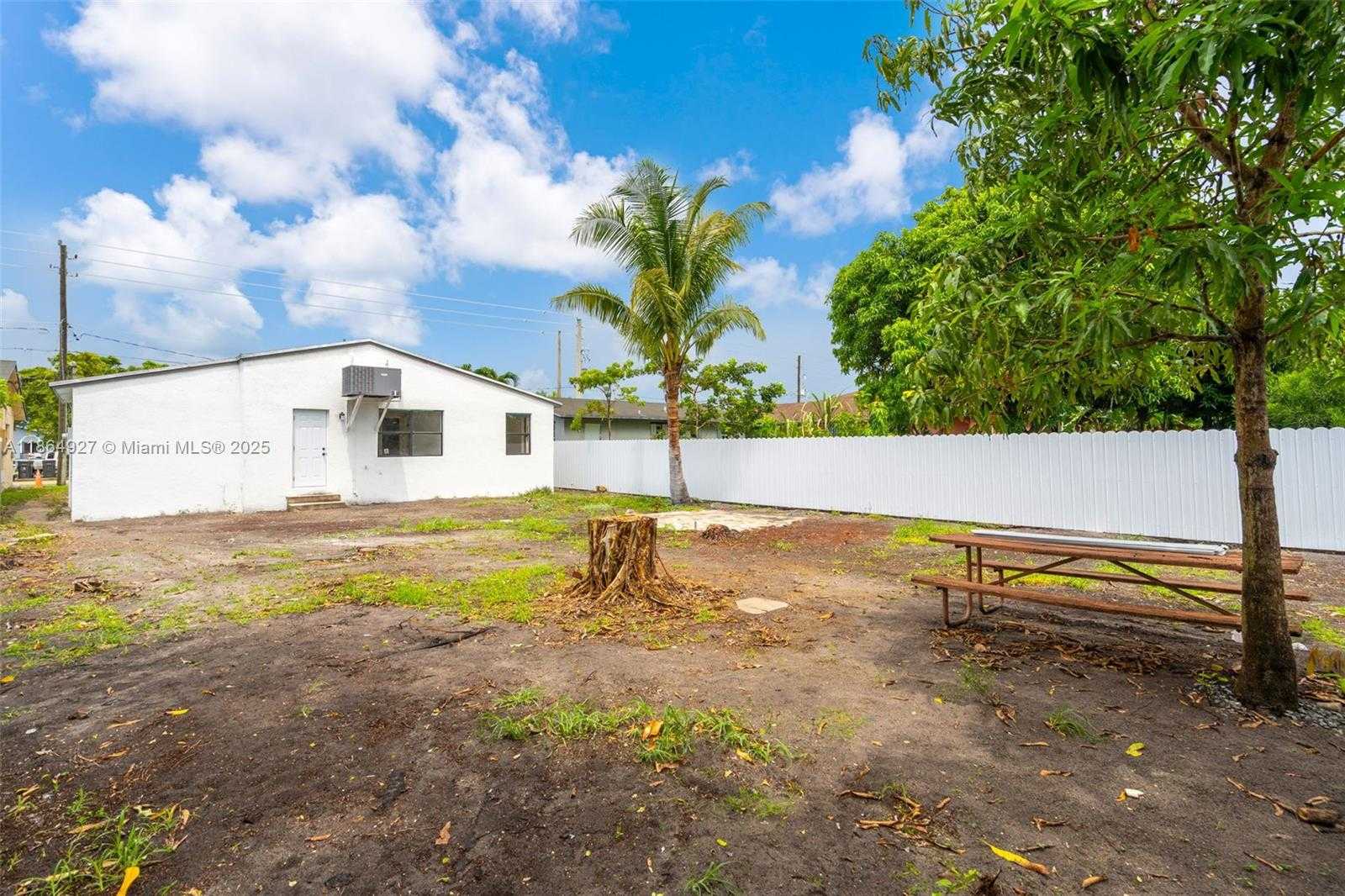 Small Image of 4100 SOUTH WEST 20TH ST, Hollywood Number 22