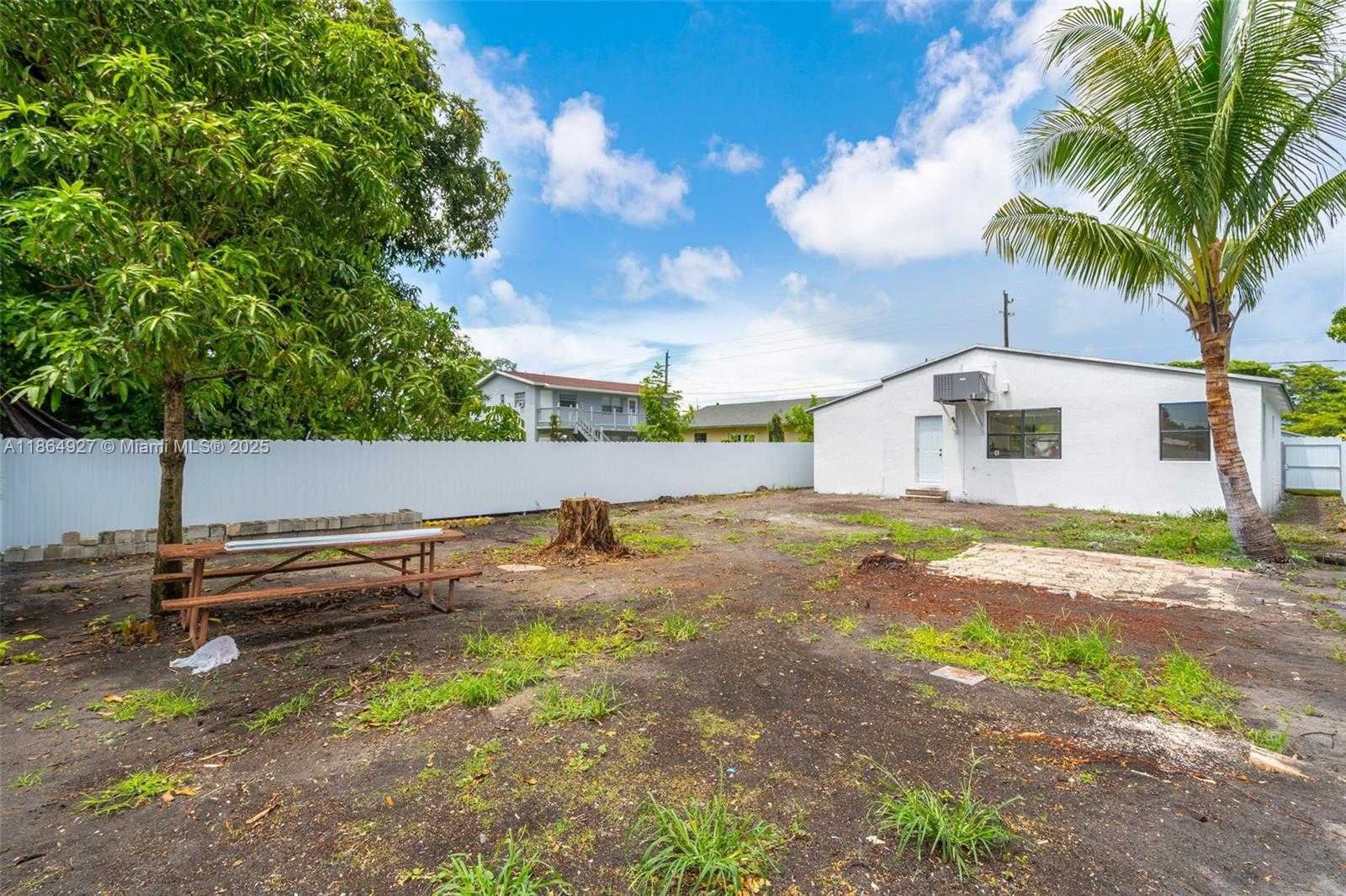 Small Image of 4100 SOUTH WEST 20TH ST, Hollywood Number 24
