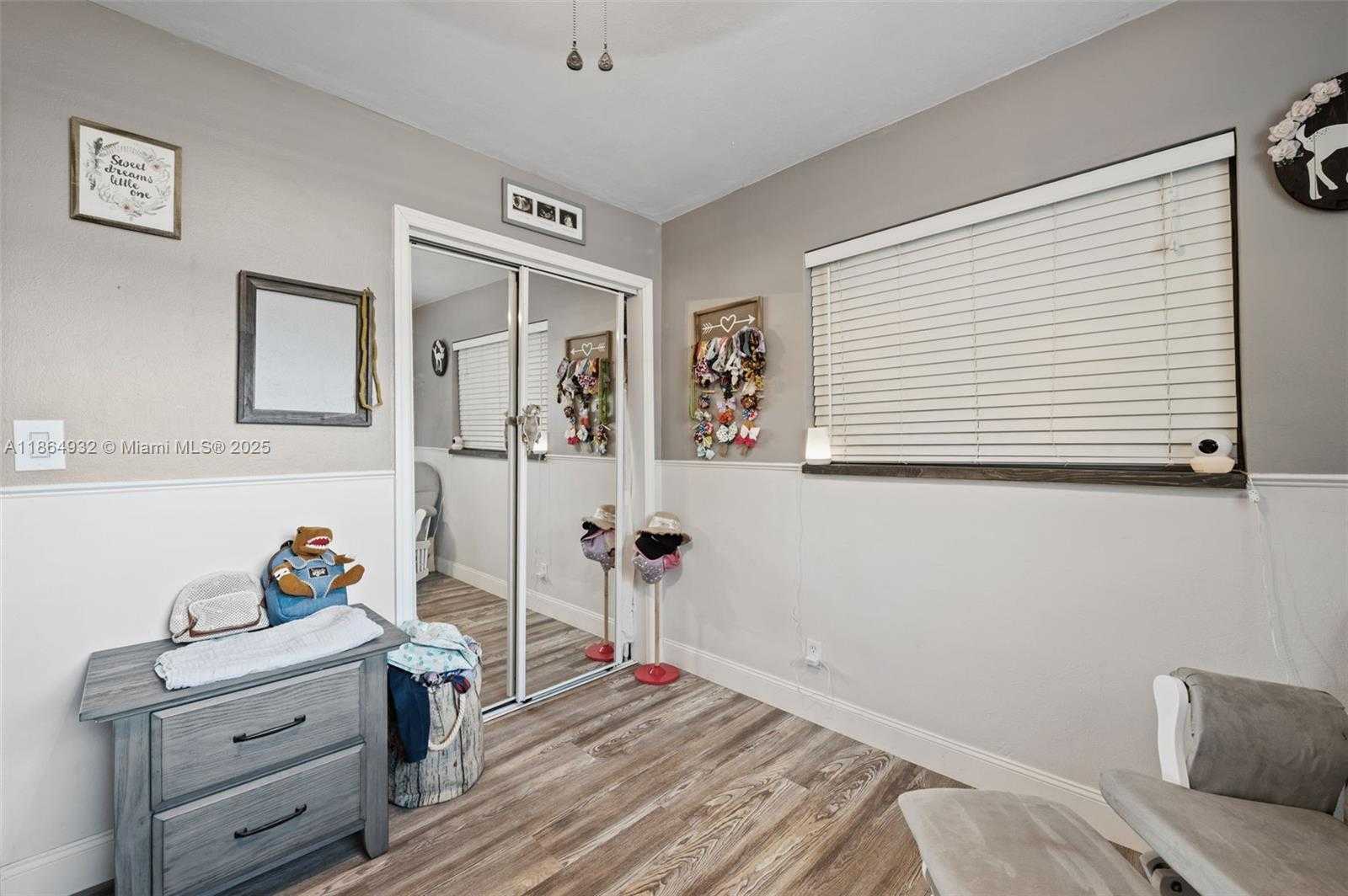 Small Image of 7321 EAST MCARTHUR PKWY, Hollywood Number 16