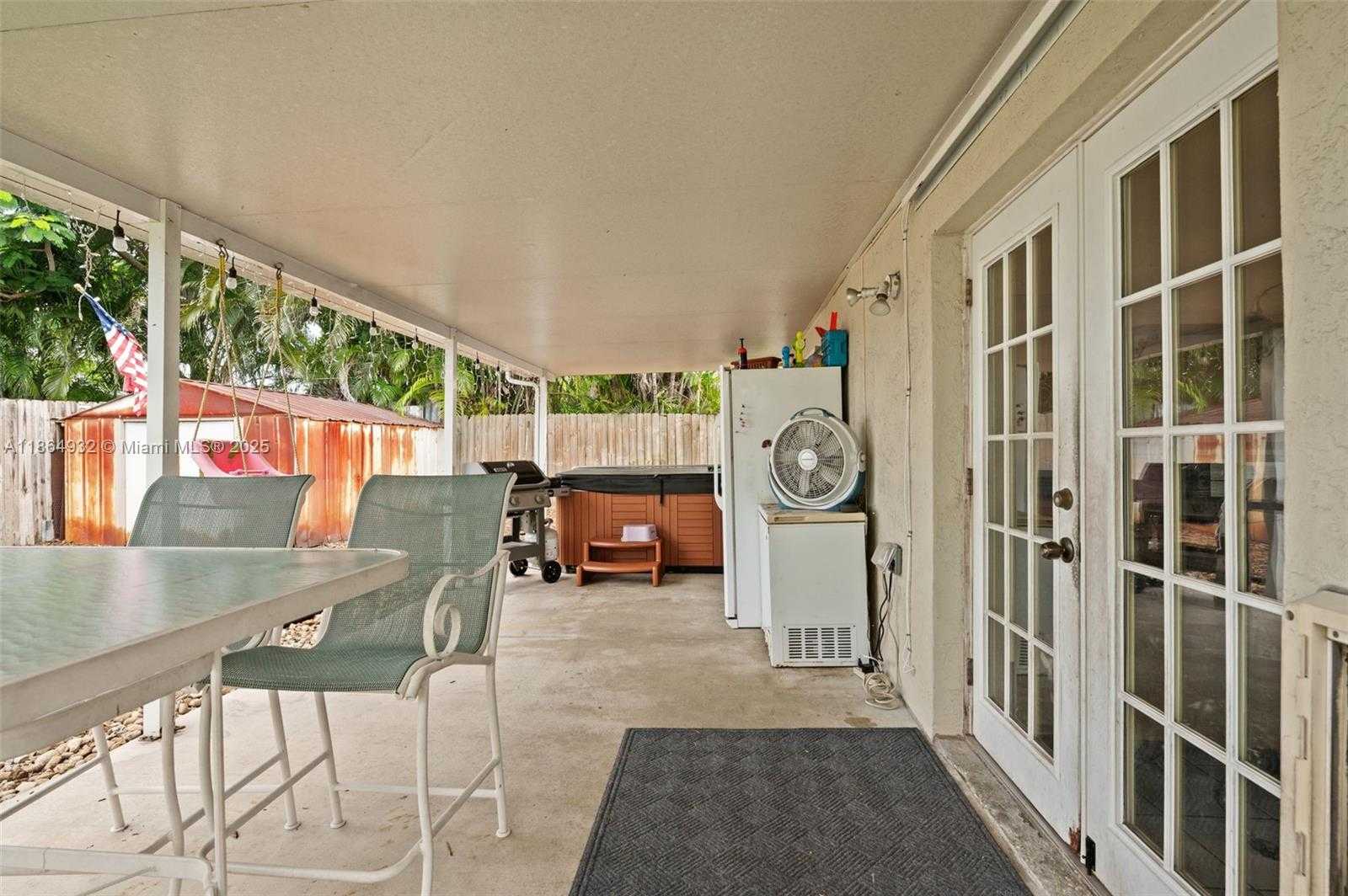Small Image of 7321 EAST MCARTHUR PKWY, Hollywood Number 21