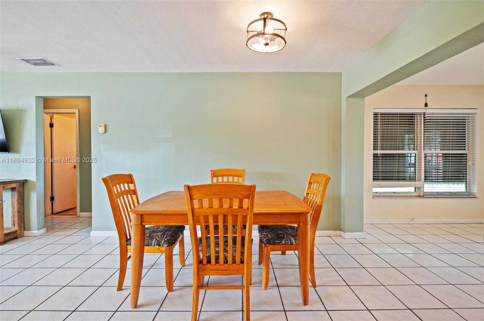 Small Image of 7321 EAST MCARTHUR PKWY, Hollywood Number 7