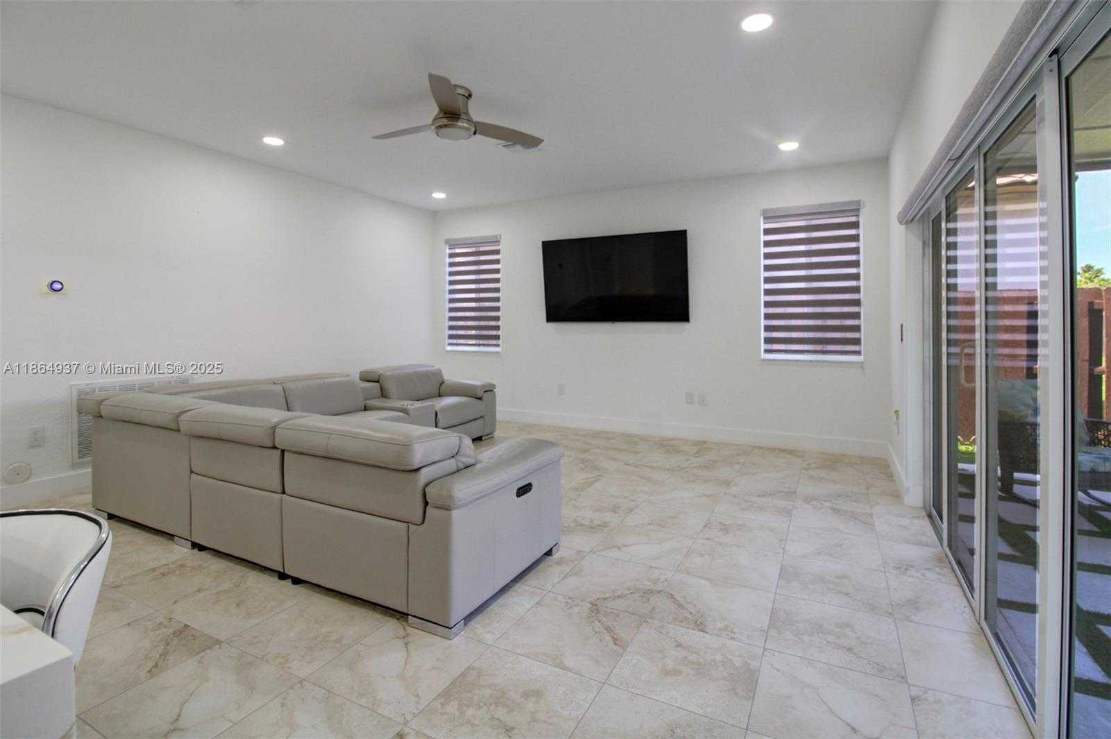 Small Image of 1033 NORTH EAST 35TH AVE, Homestead Number 19
