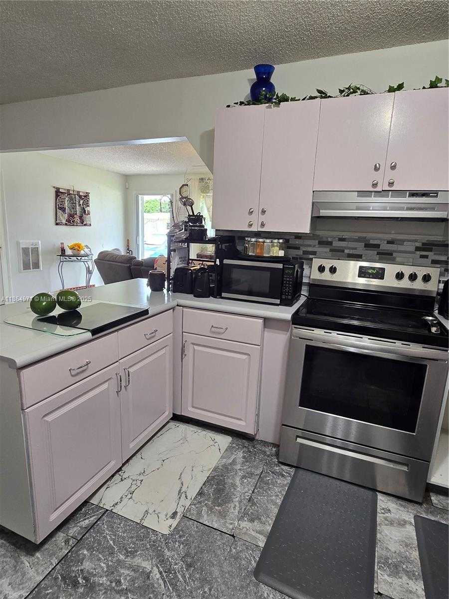 Small Image of 14270 SOUTH WEST 285TH ST, Homestead Number 8