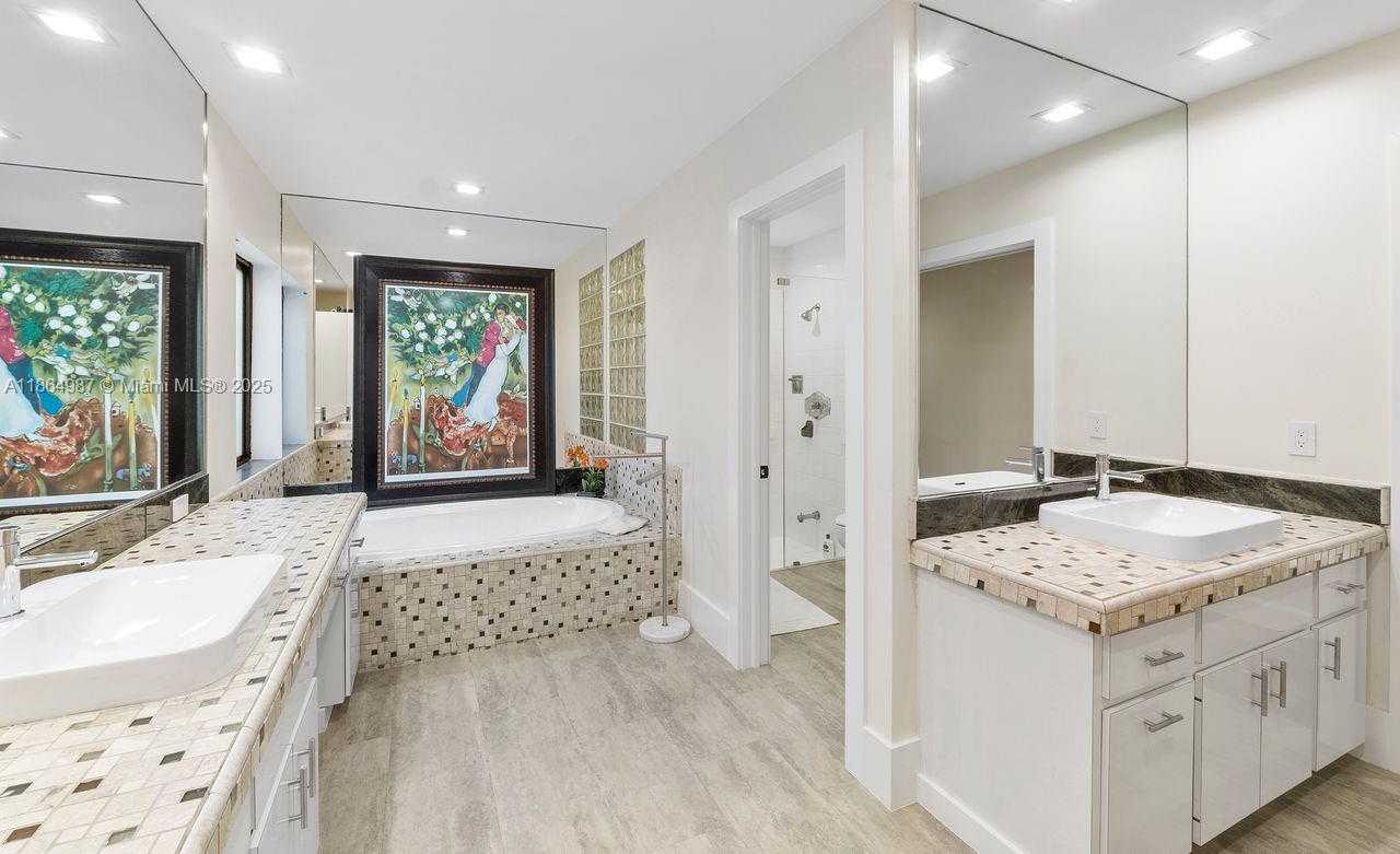 Small Image of 11044 SOUTH WEST 77TH CT CIR, Pinecrest Number 15