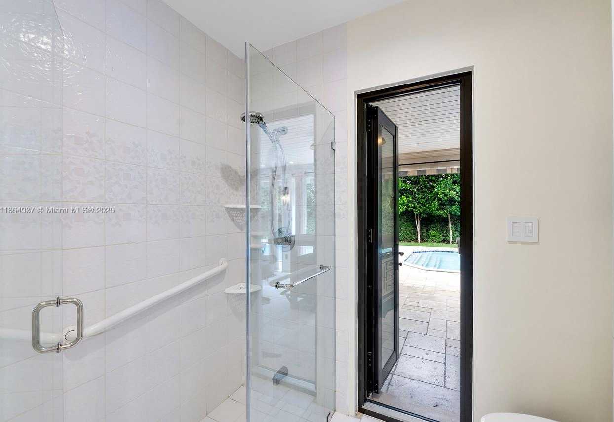 Small Image of 11044 SOUTH WEST 77TH CT CIR, Pinecrest Number 17