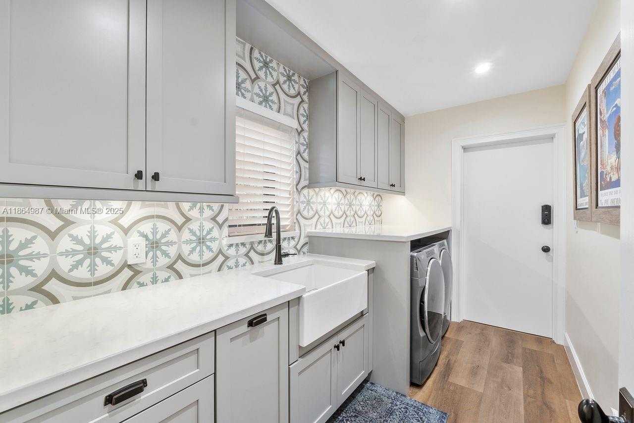 Small Image of 11044 SOUTH WEST 77TH CT CIR, Pinecrest Number 23