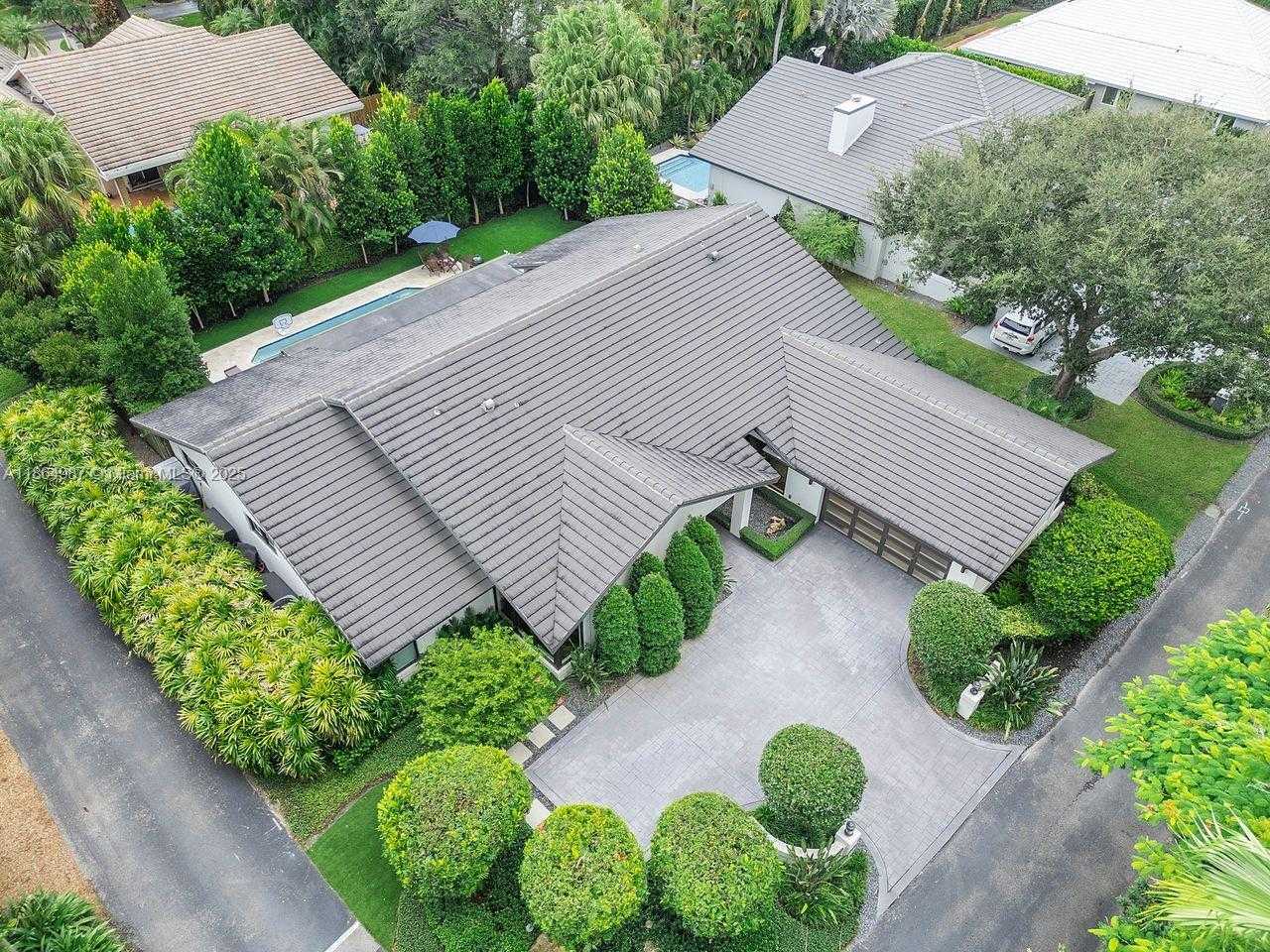 Small Image of 11044 SOUTH WEST 77TH CT CIR, Pinecrest Number 26